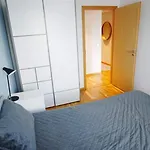 Modern With A Balcony דירה טאלין